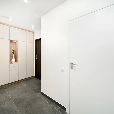 Апартаменты Ans Hanza Tower No 701 - Swimming Pool, Sauna, Jacuzzi, Viewing Terrace *