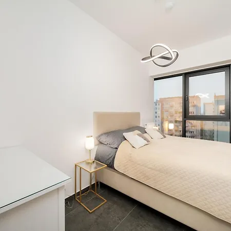 Ans Hanza Tower No 701 - Swimming Pool, Sauna, Jacuzzi, Viewing Terrace *