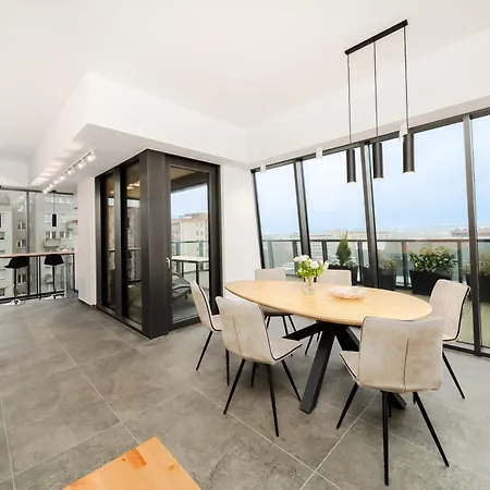 Ans Hanza Tower No 701 - Swimming Pool, Sauna, Jacuzzi, Viewing Terrace