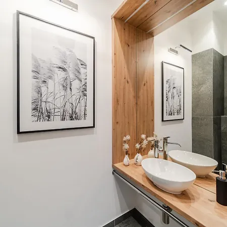 Ans Hanza Tower No 701 - Swimming Pool, Sauna, Jacuzzi, Viewing Terrace *