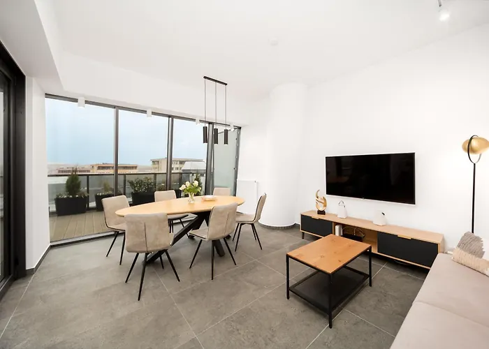 Ans Hanza Tower No 701 - Swimming Pool, Sauna, Jacuzzi, Viewing Terrace Apartment