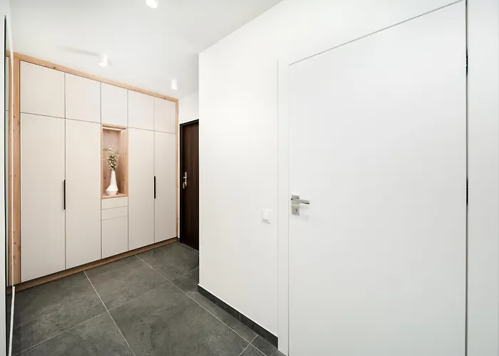 Apartment Ans Hanza Tower No 701 - Swimming Pool, Sauna, Jacuzzi, Viewing Terrace *