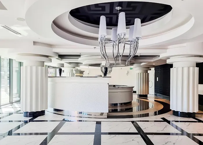 Ans Hanza Tower No 701 - Swimming Pool, Sauna, Jacuzzi, Viewing Terrace Apartment *