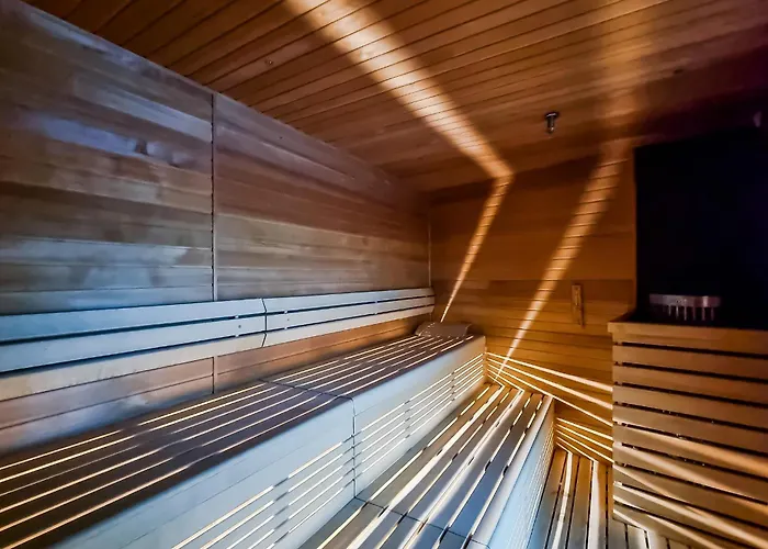 Ans Hanza Tower No 701 - Swimming Pool, Sauna, Jacuzzi, Viewing Terrace